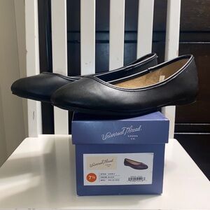 Universal Thread Women's Classic Black Loafers